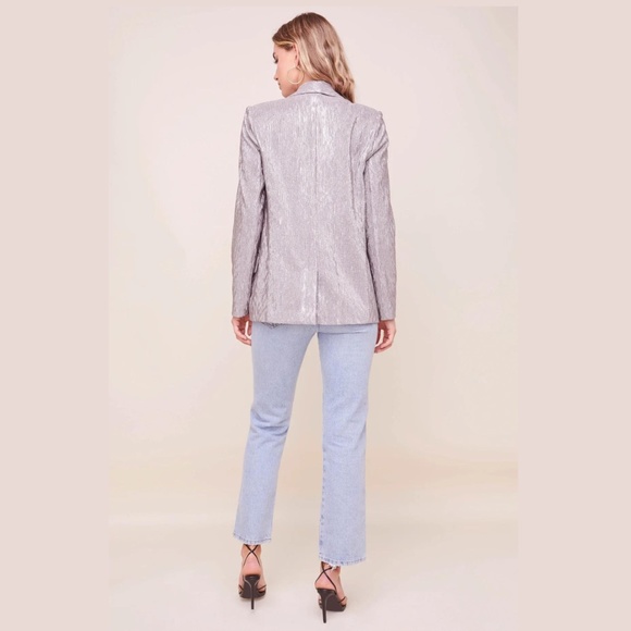 NWT Astr The Label Ayla Metallic Plisse Blazer - Picture 4 of 16